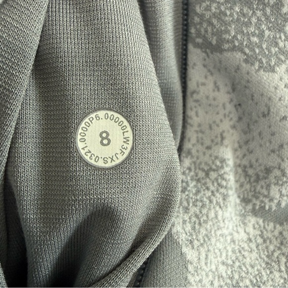 Lululemon Close to Crossing Gray Camo Crossover Hem Long Sleeve Shirt Size 8 - Picture 10 of 15